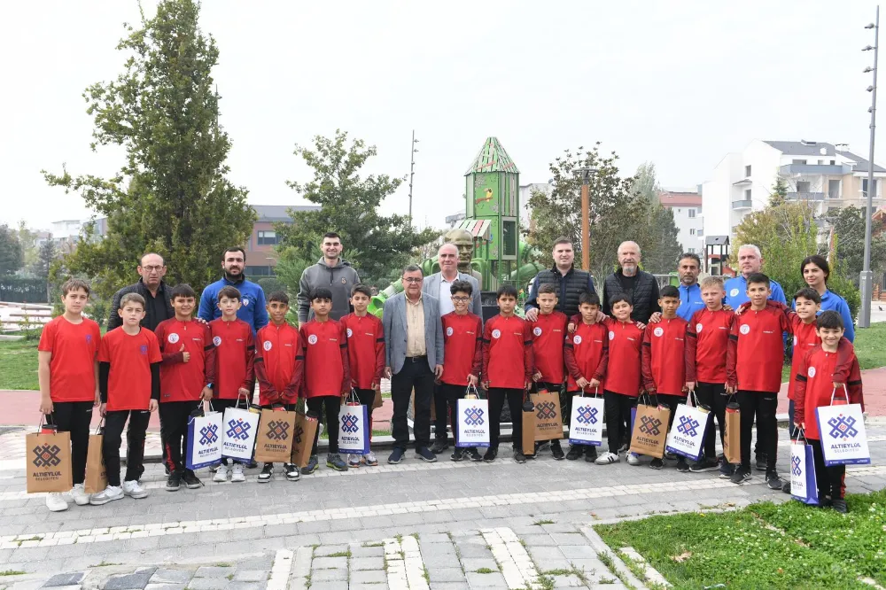 ALTIEYLÜL’ÜN GENÇ SPORCULARI KAHVALTIDA BULUŞTU