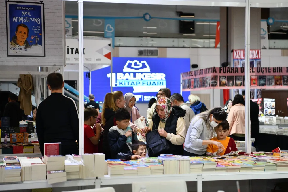 Balıkesir Kitap Fuarı’nı ilk iki günde 35 bin kişi ziyaret etti
