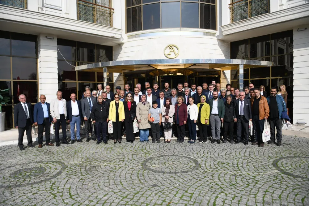 BAŞKAN HAKAN ŞEHİRLİ MUHTARLARLA KAHVALTIDA BULUŞTU