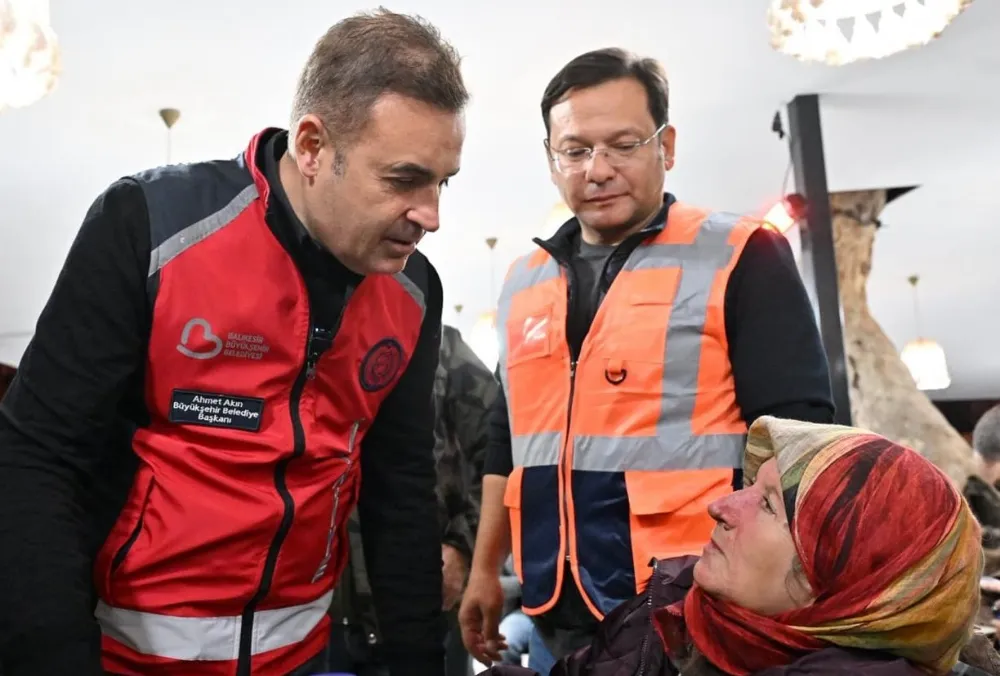 Büyükşehir Belediyesi 107 araç, 242 personelle deprem bölgesinde