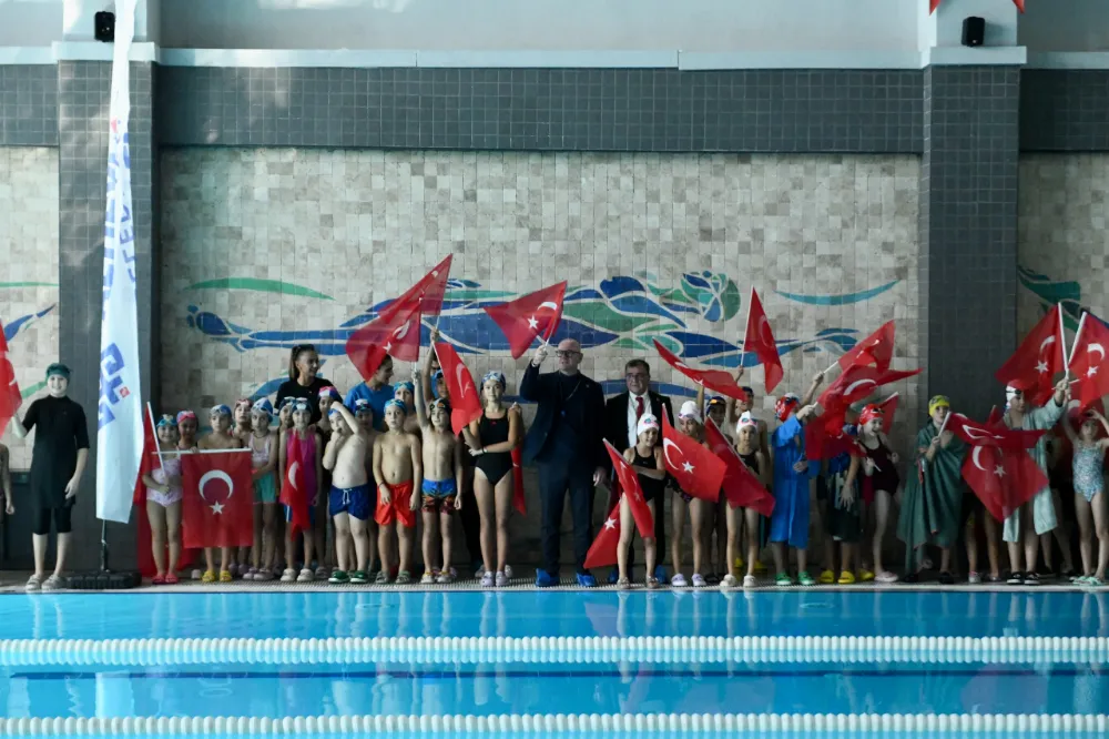 ALTIEYLÜL’DE CUMHURİYET COŞKUSU DOLU DOLU YAŞANDI