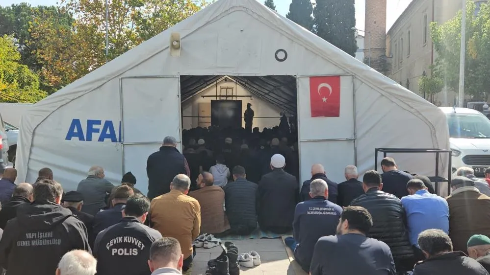 Depremin vurduğu Sındırgı