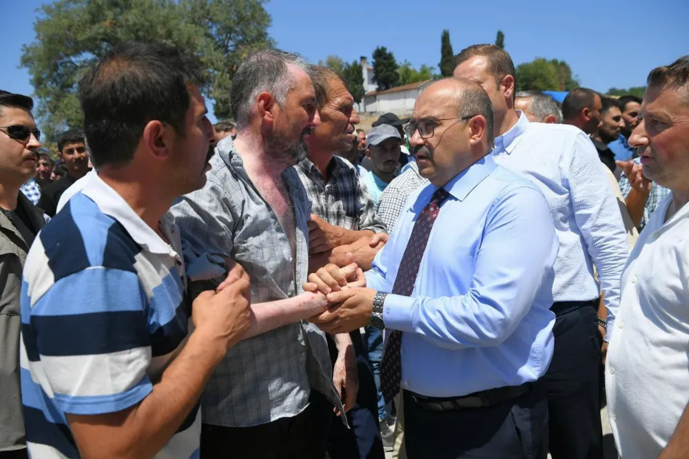 Vali Ustaoğlu, çocukların ailelerine taziyede bulundu