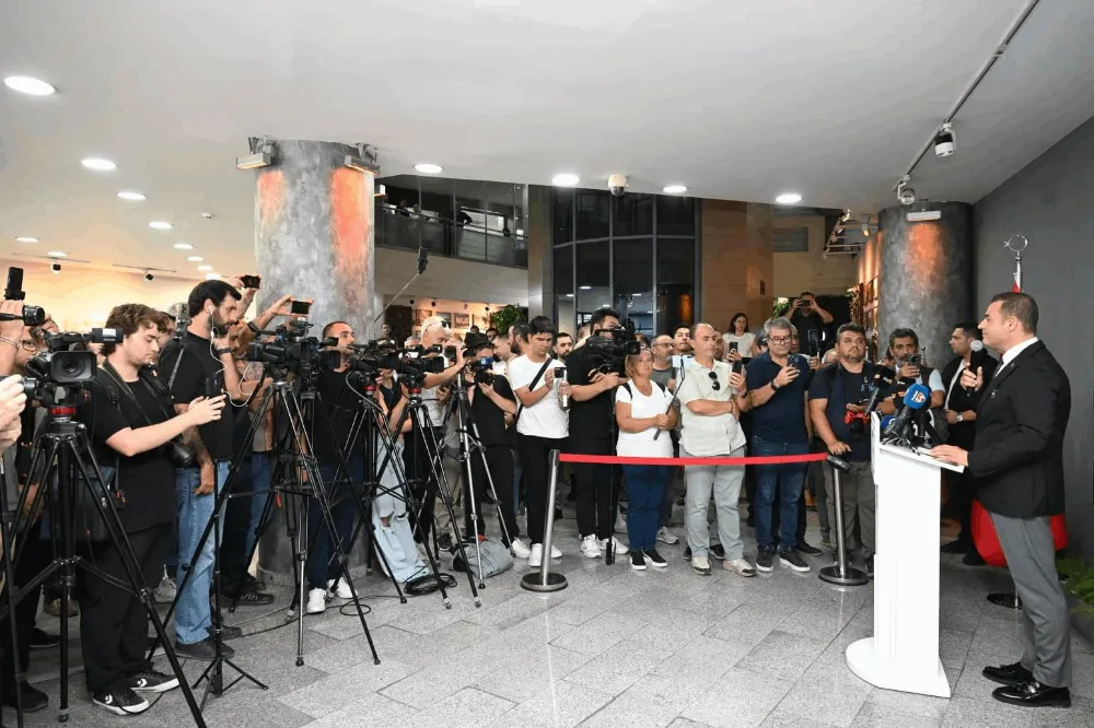 Başkan Akın, Depremle Mücadele Çalışmalarını Gazetecilere Aktardı