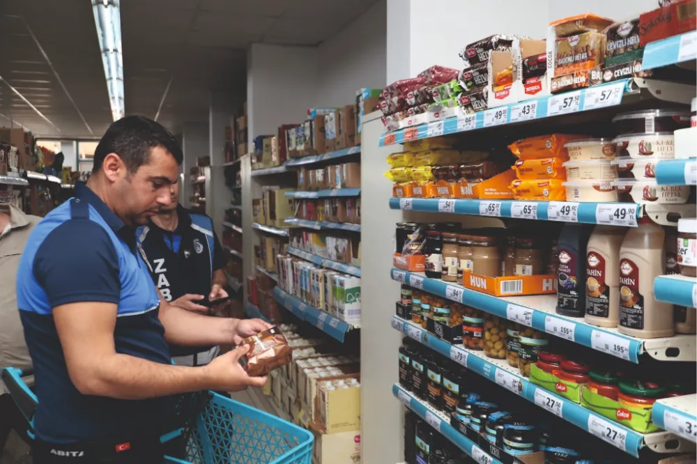 BURHANİYE’DE SON KULLANMA TARİHİ GEÇMİŞ GIDALAR İMHA EDİLİYOR