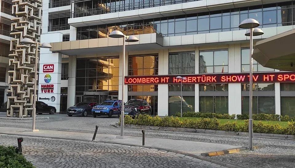 Holding bünyesindeki Habertürk ve Show TV de dahil 121 şirkete el konuldu.